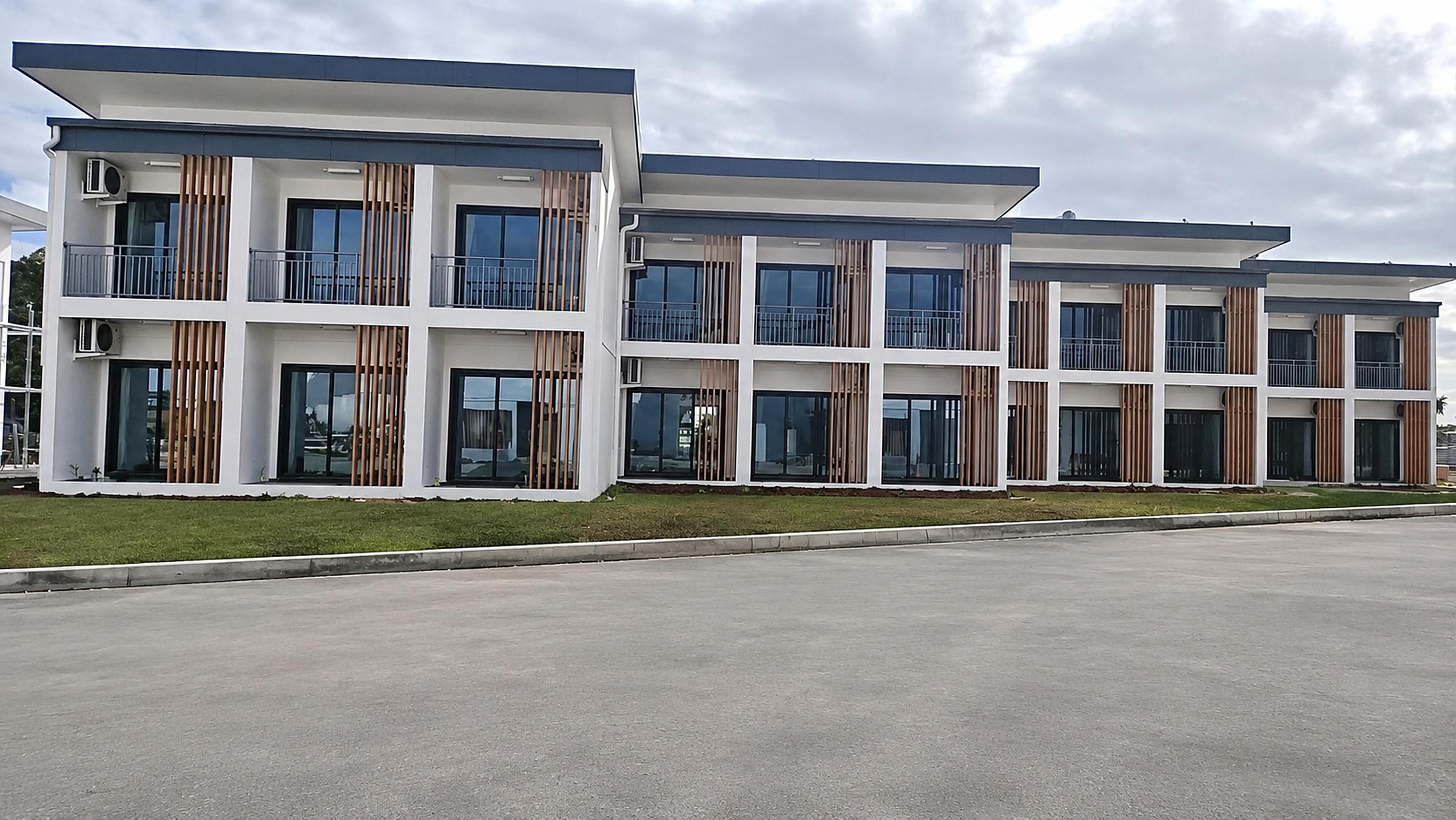 Townhouse frontage glazing