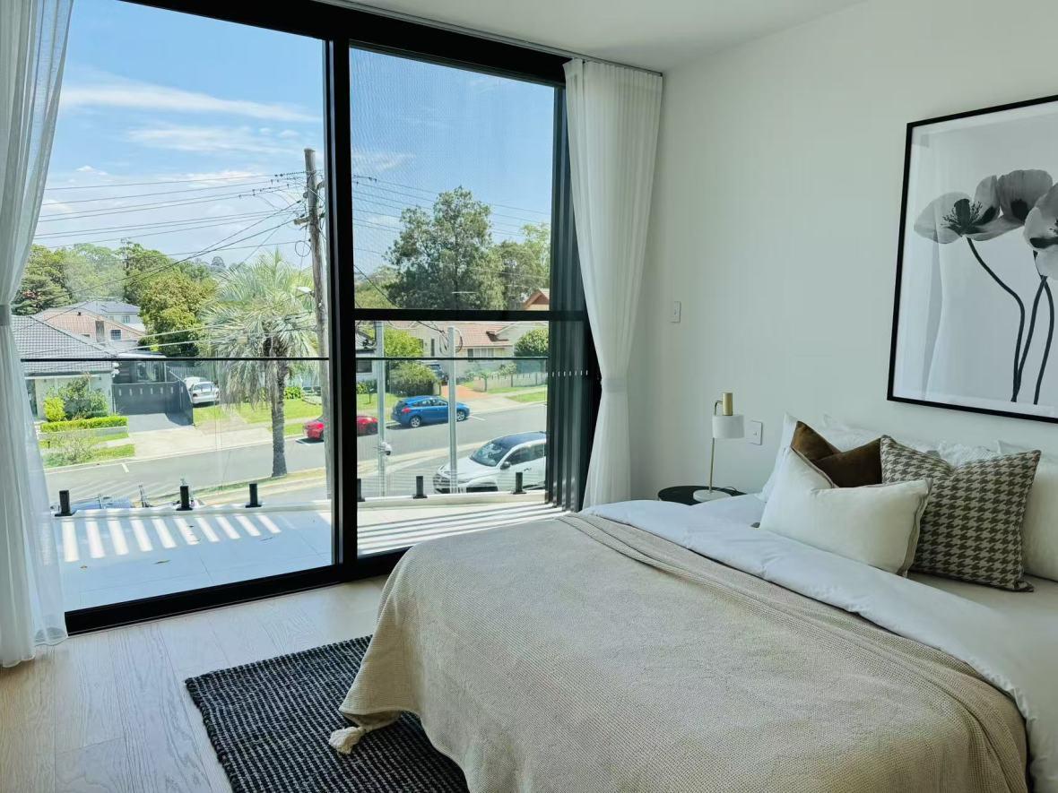 Bayside Townhouse balcony doors